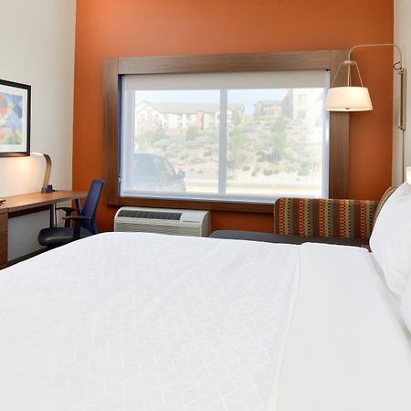 Holiday Inn Express & Suites - Elko By Ihg Exterior photo