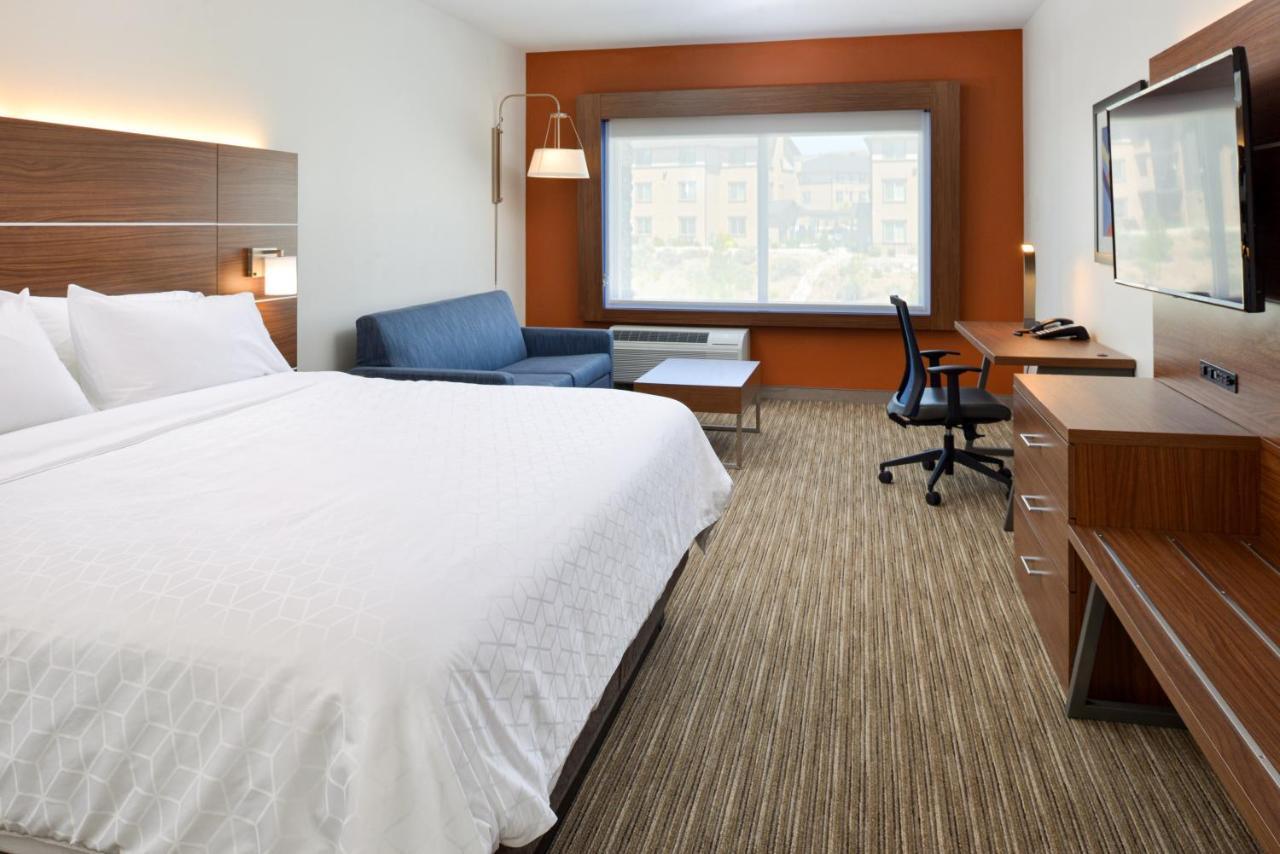 Holiday Inn Express & Suites - Elko By Ihg Exterior photo