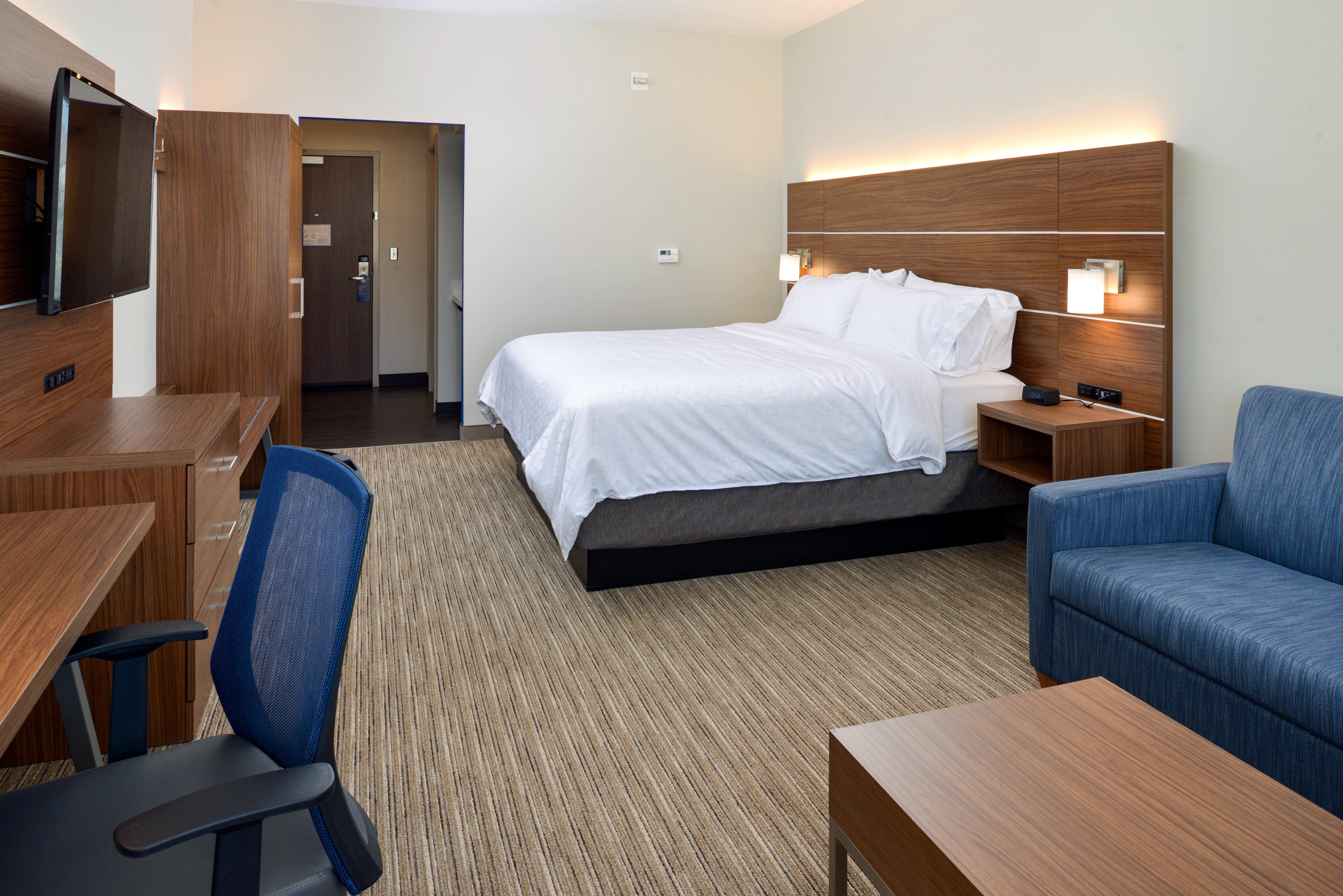 Holiday Inn Express & Suites - Elko By Ihg Exterior photo