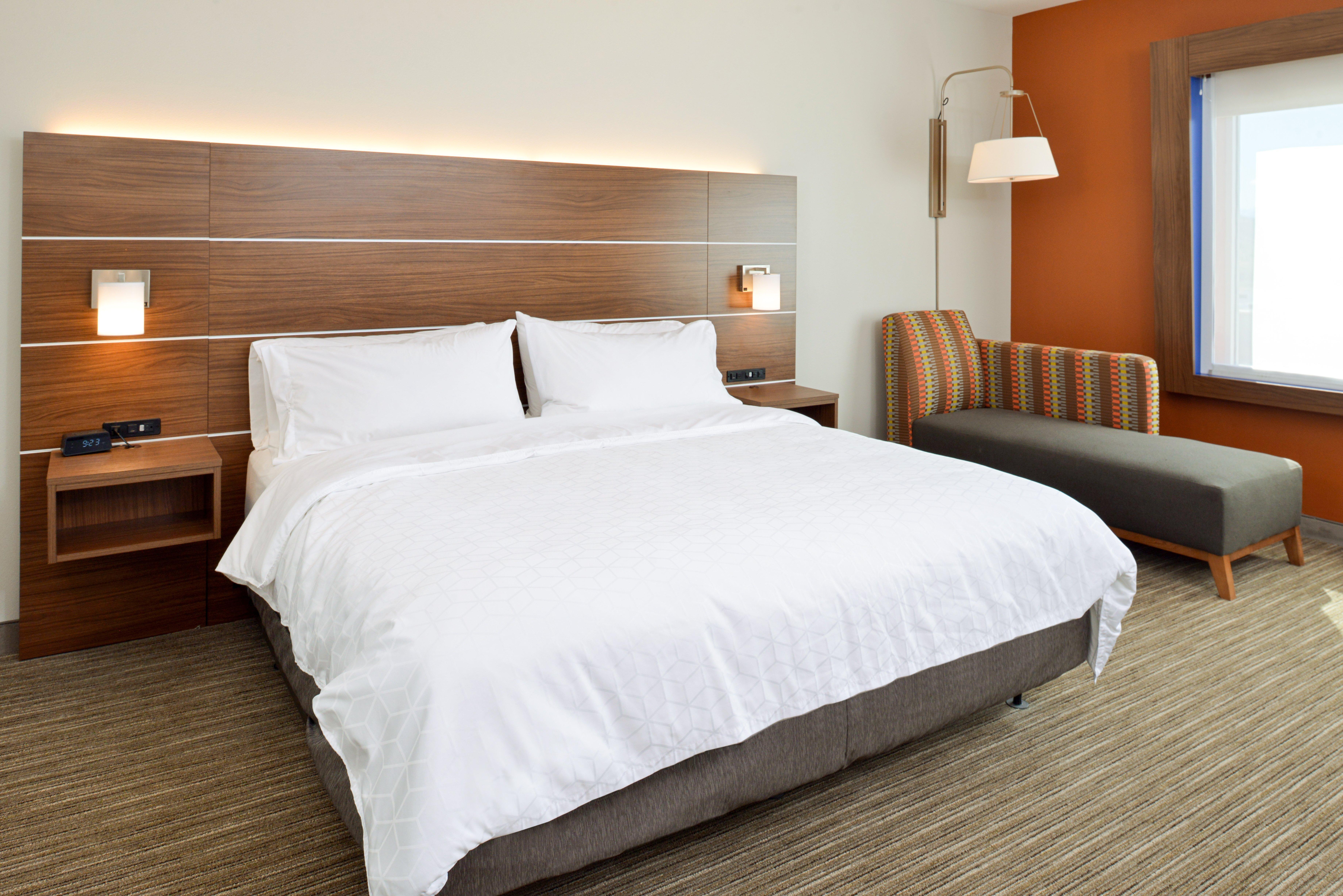 Holiday Inn Express & Suites - Elko By Ihg Exterior photo