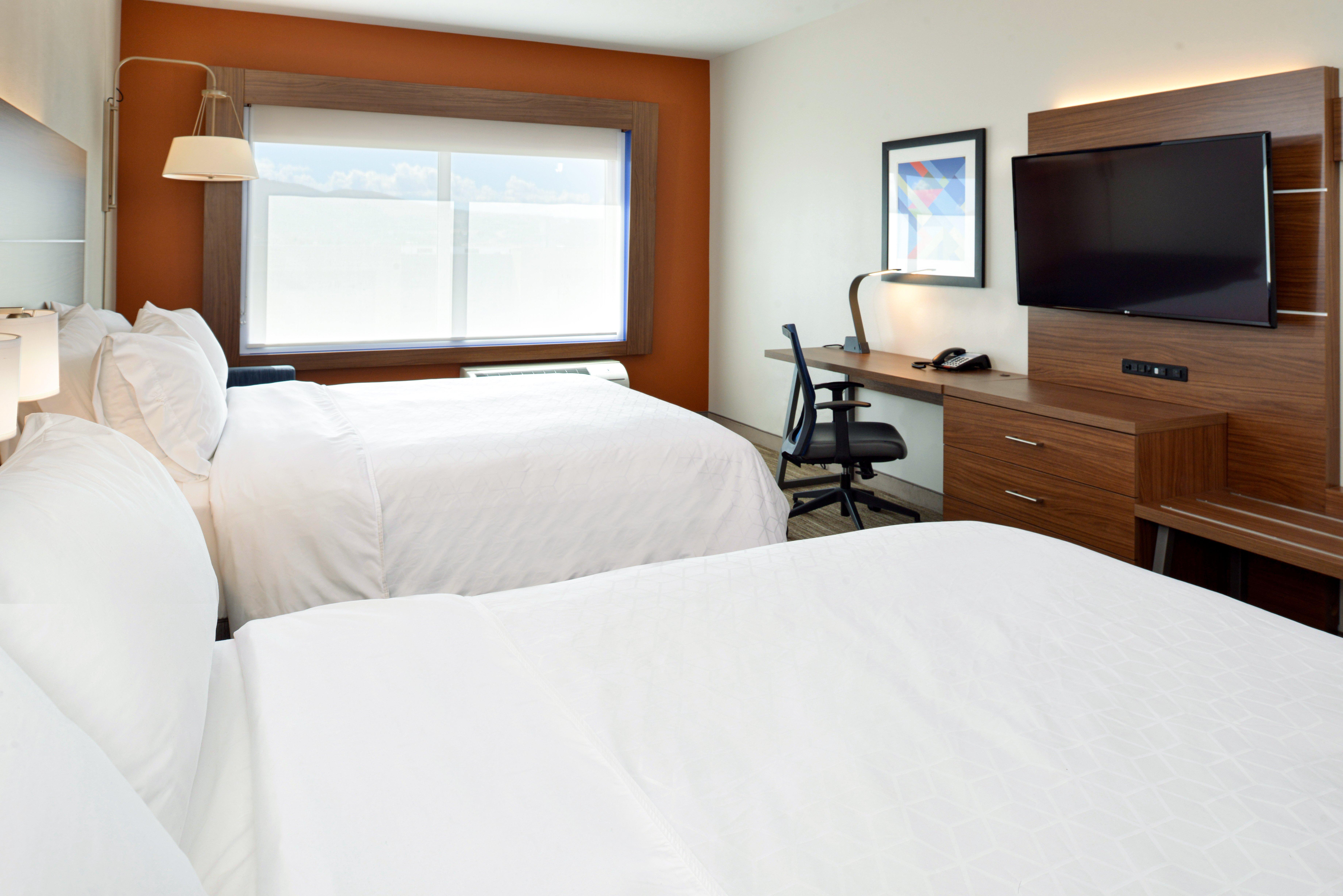 Holiday Inn Express & Suites - Elko By Ihg Exterior photo