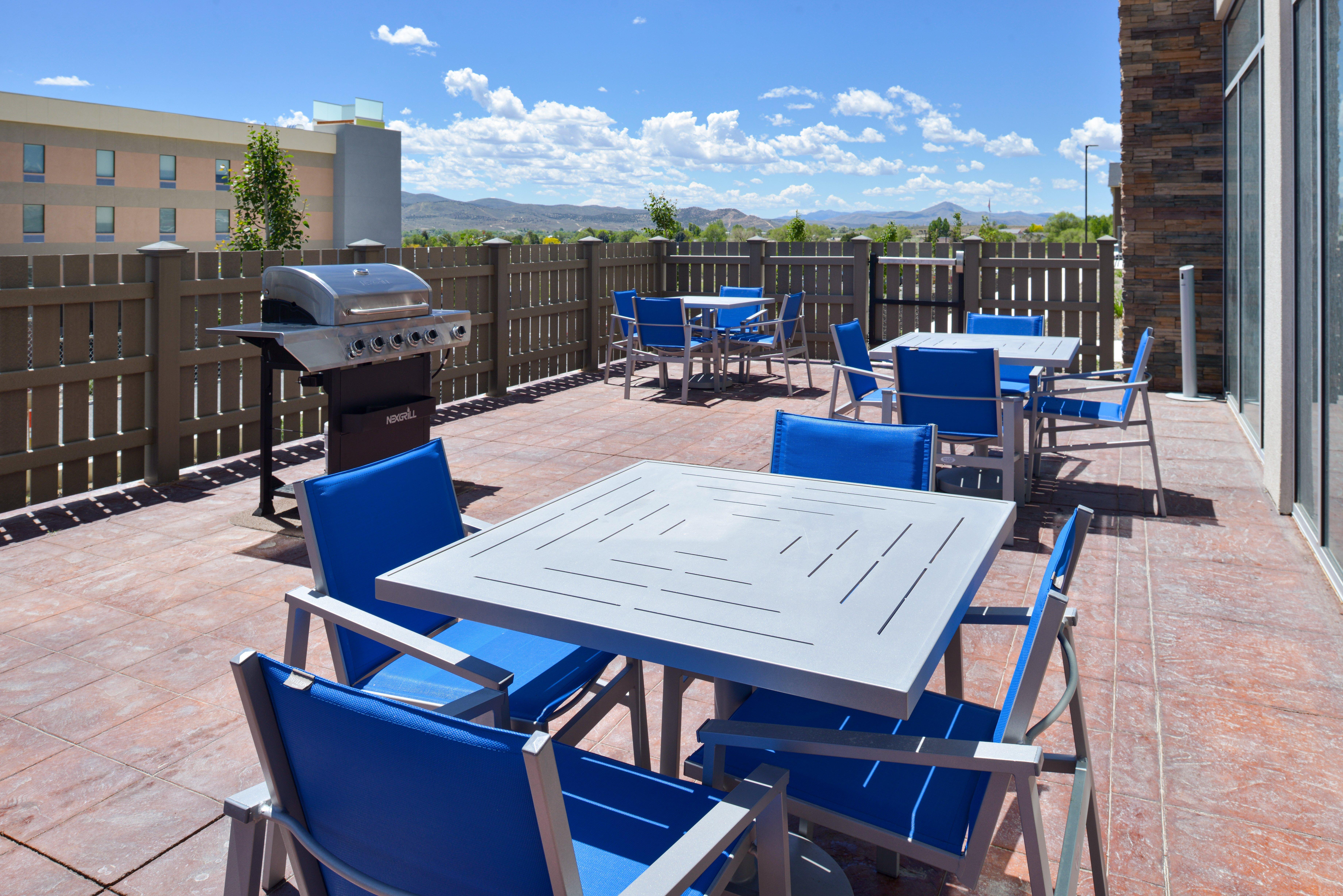 Holiday Inn Express & Suites - Elko By Ihg Exterior photo