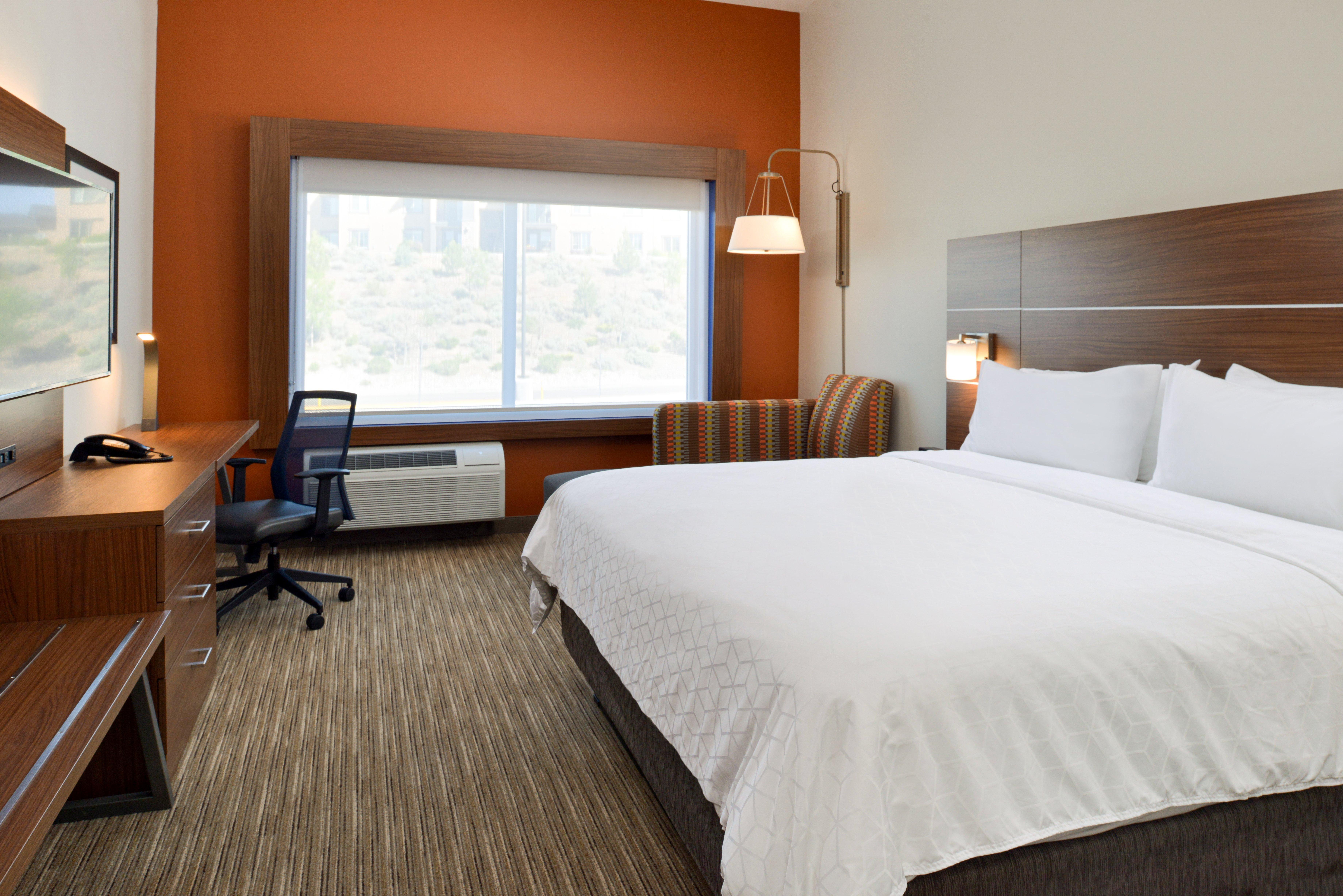 Holiday Inn Express & Suites - Elko By Ihg Exterior photo