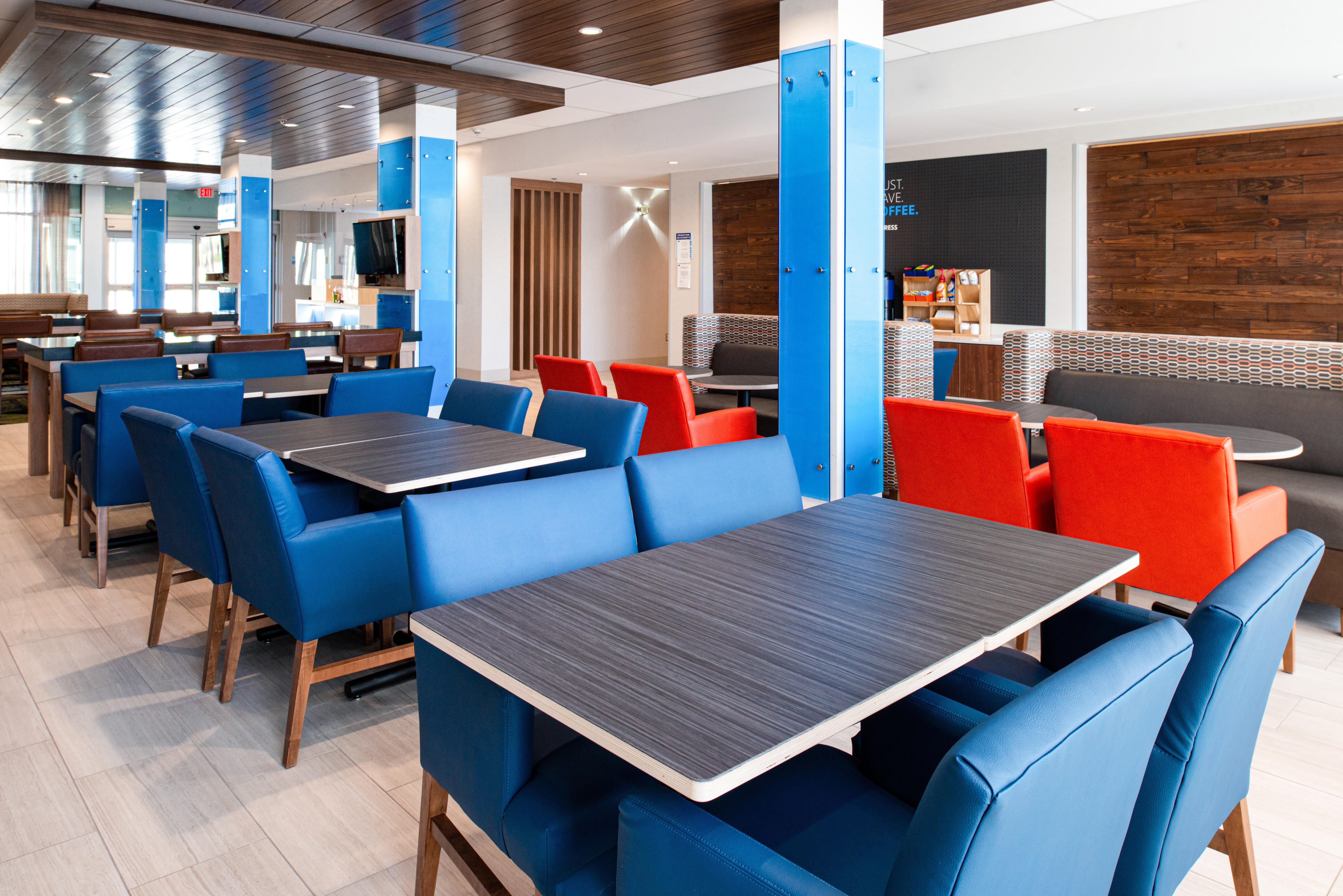 Holiday Inn Express & Suites - Elko By Ihg Exterior photo